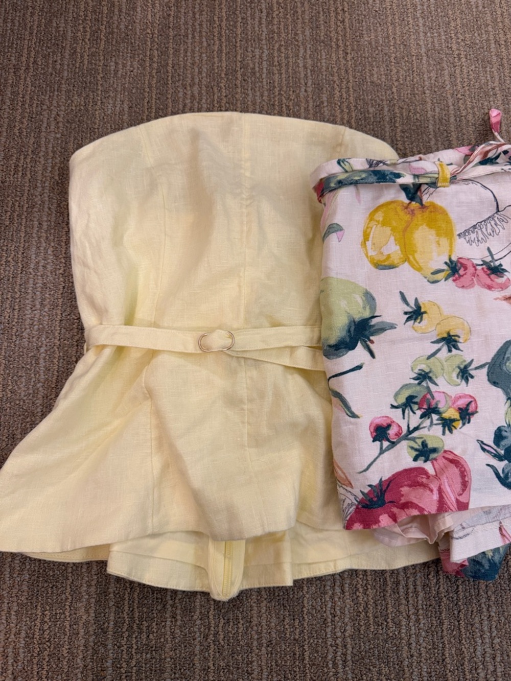 Abercrombie & Fitch Strapless Belted Linen Top in Pale Yellow - Picture 4 of 4